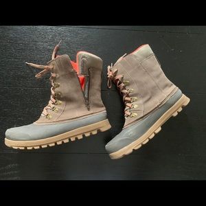 Baretraps suede water repellent winter Boot sz 11